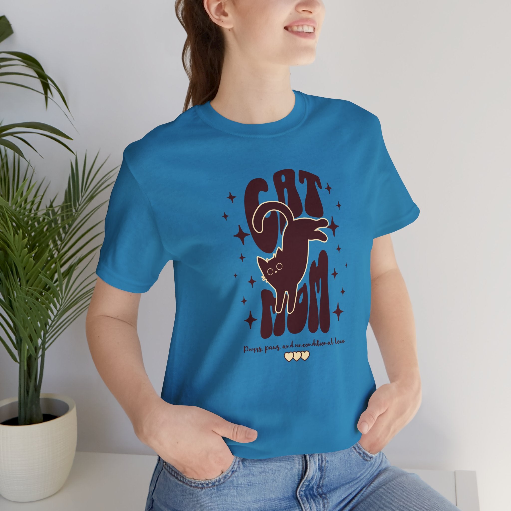 Cat Mom Retro Graphic Tee — "Cat Mom" Vintage Cat Lover T‑Shirt