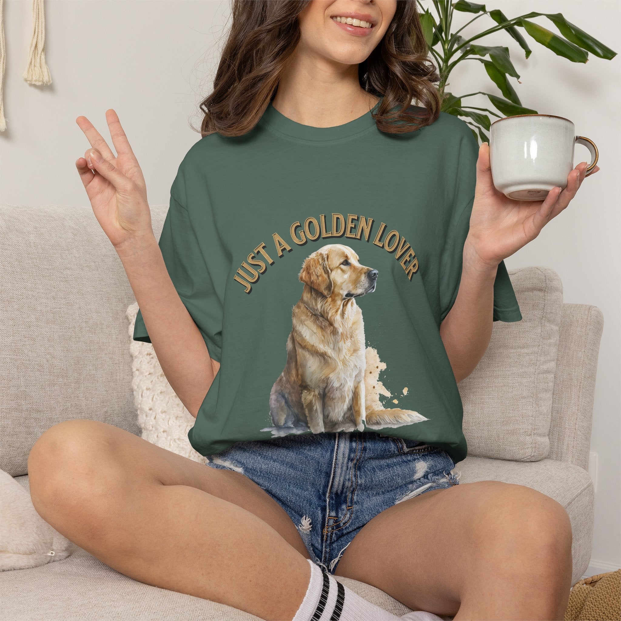 Just a Golden Lover T‑Shirt – Golden Retriever Dog Tee