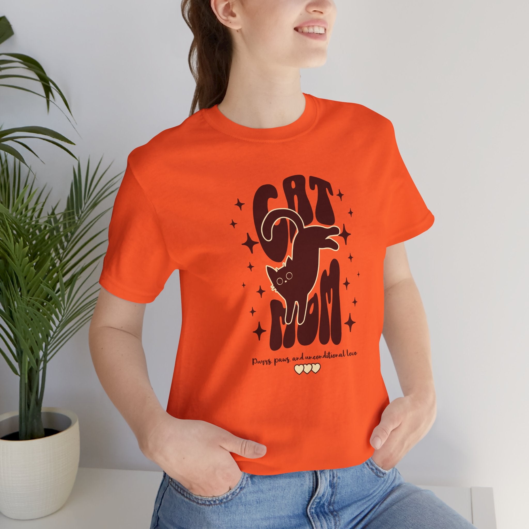Cat Mom Retro Graphic Tee — "Cat Mom" Vintage Cat Lover T‑Shirt