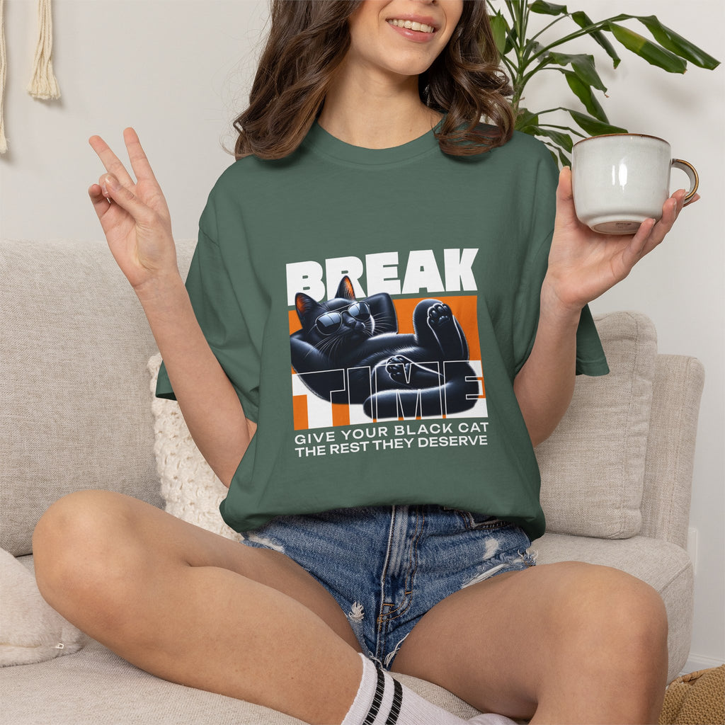 Break — Black Cat Retro Graphic T-Shirt