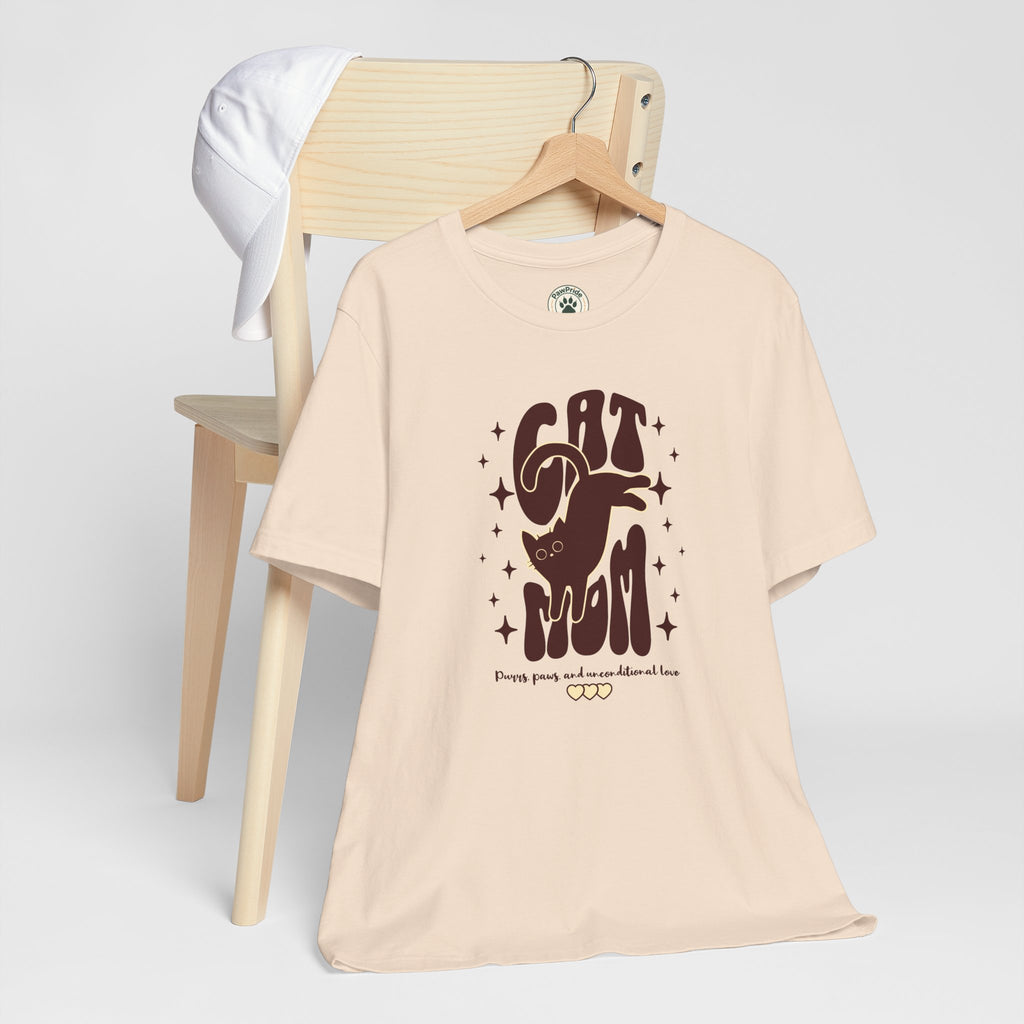 Cat Mom Retro Graphic Tee — "Cat Mom" Vintage Cat Lover T‑Shirt