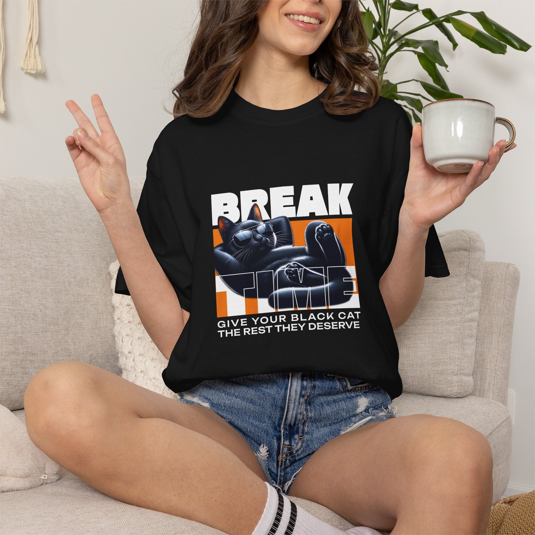 Break — Black Cat Retro Graphic T-Shirt