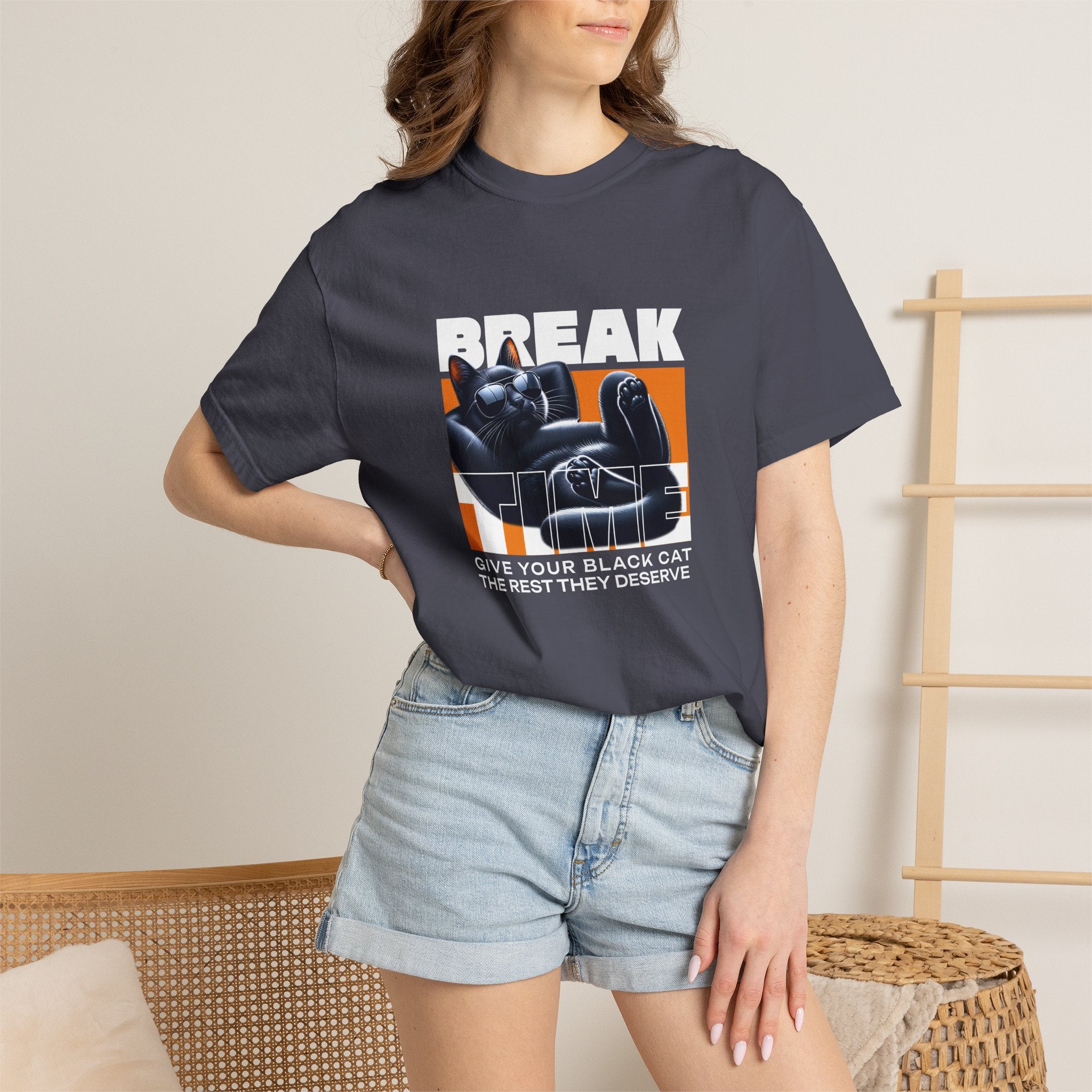 Break — Black Cat Retro Graphic T-Shirt