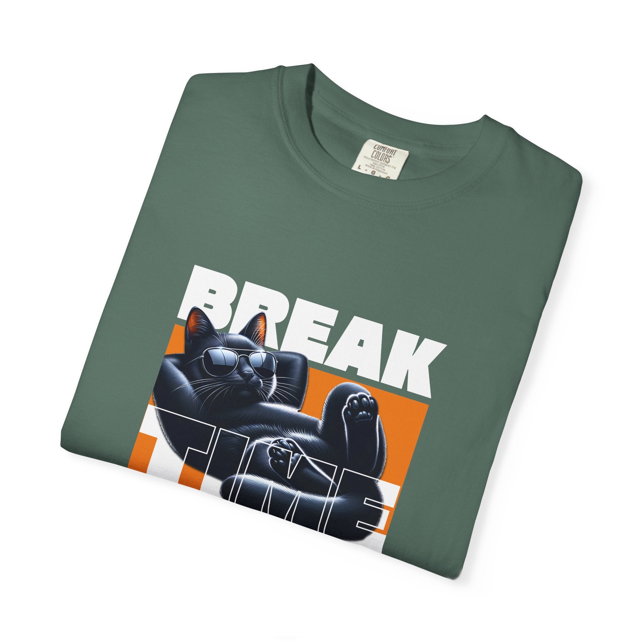 Break — Black Cat Retro Graphic T-Shirt