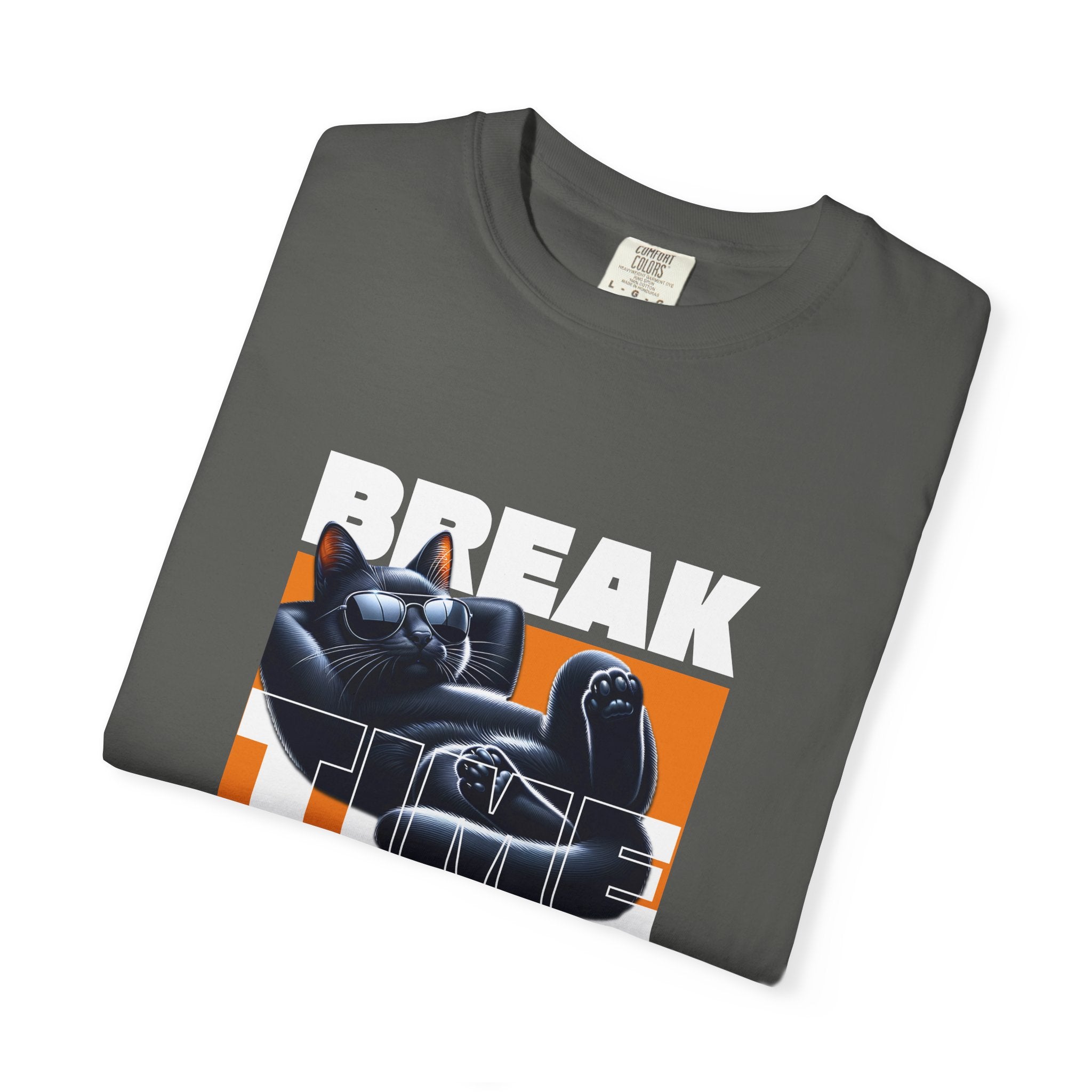 Break — Black Cat Retro Graphic T-Shirt