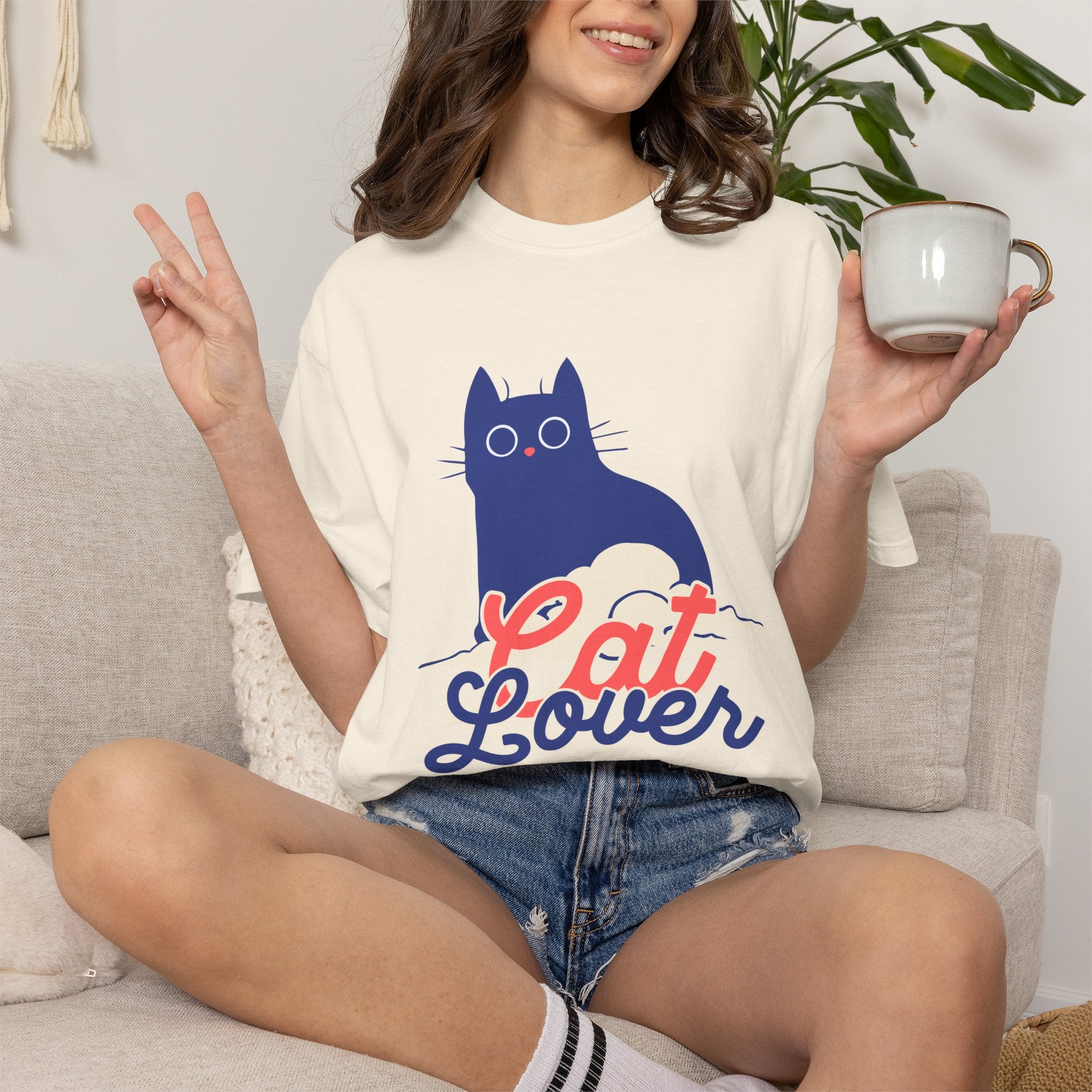 Cat Lover T-Shirt — Cute Retro Cat Graphic Tee