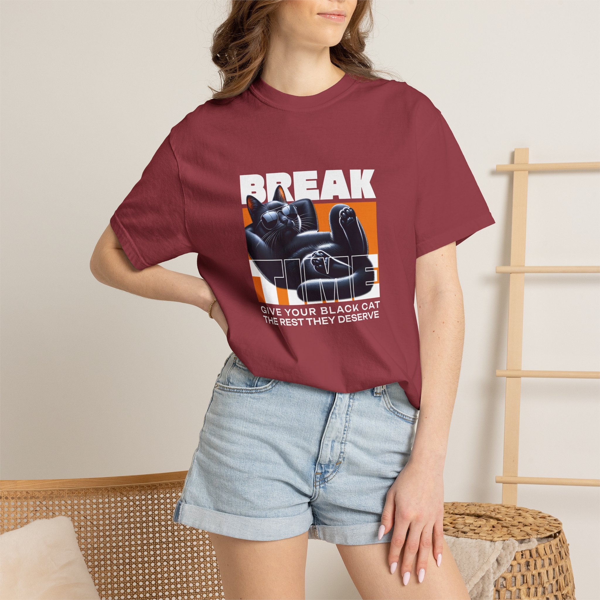 Break — Black Cat Retro Graphic T-Shirt