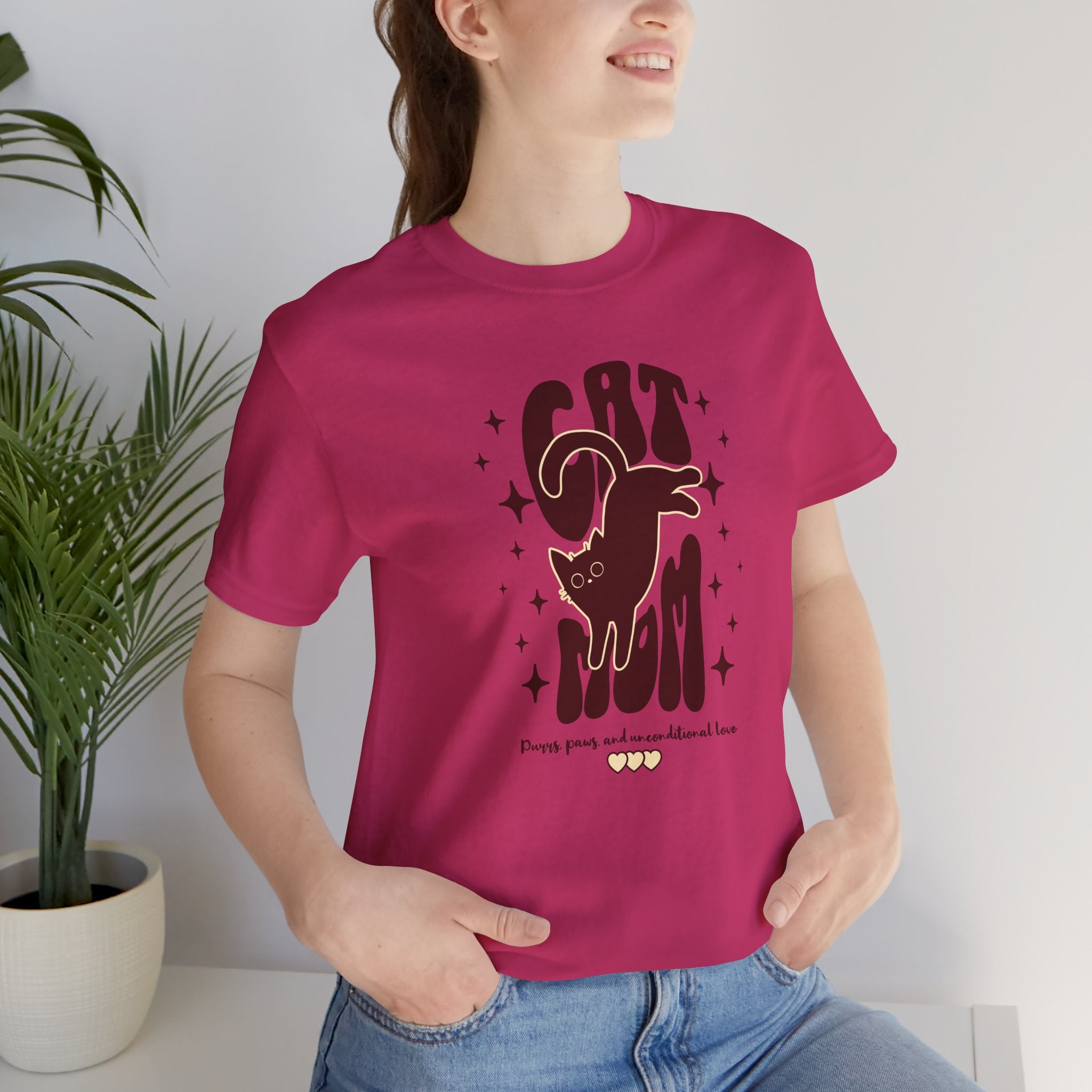 Cat Mom Retro Graphic Tee — "Cat Mom" Vintage Cat Lover T‑Shirt