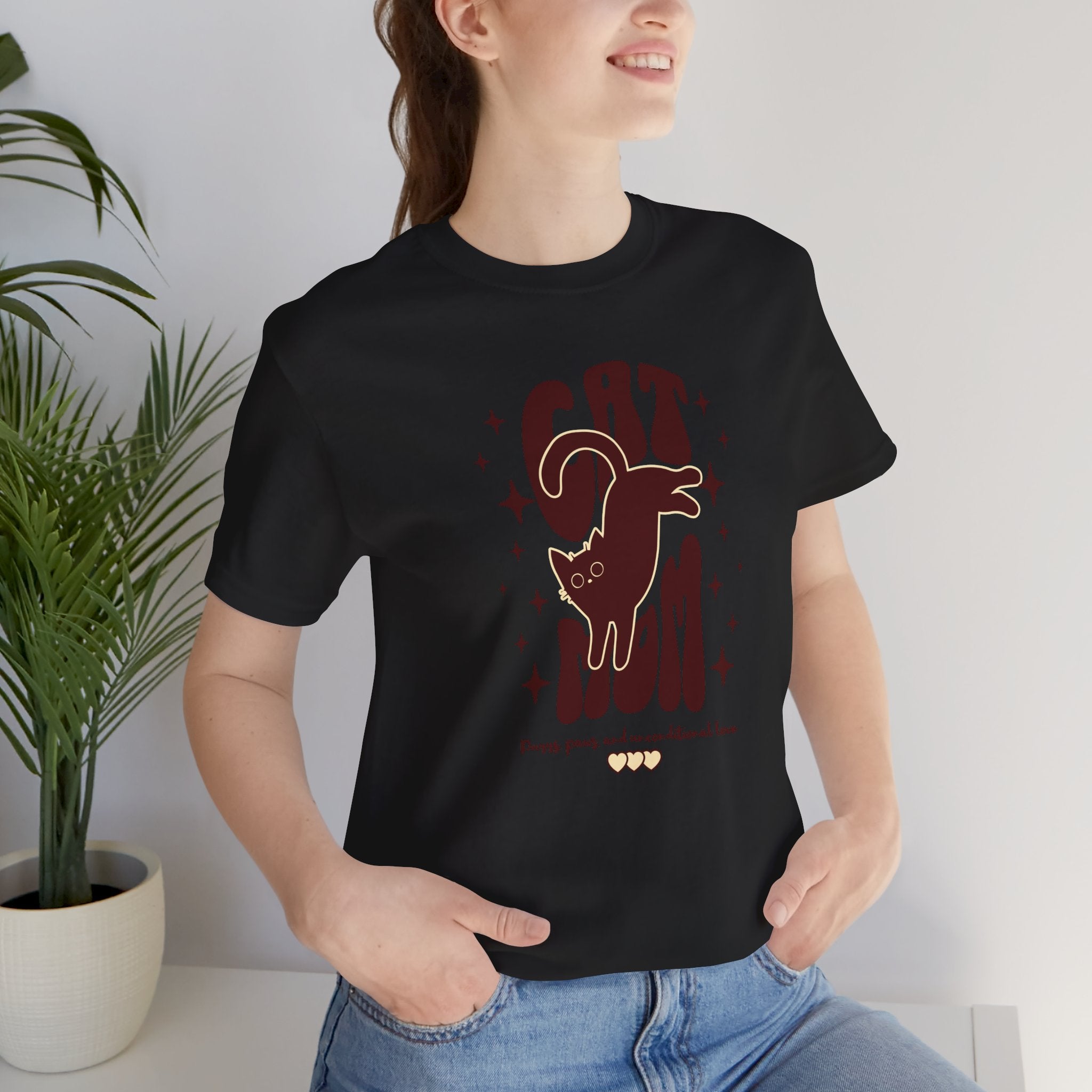 Cat Mom Retro Graphic Tee — "Cat Mom" Vintage Cat Lover T‑Shirt