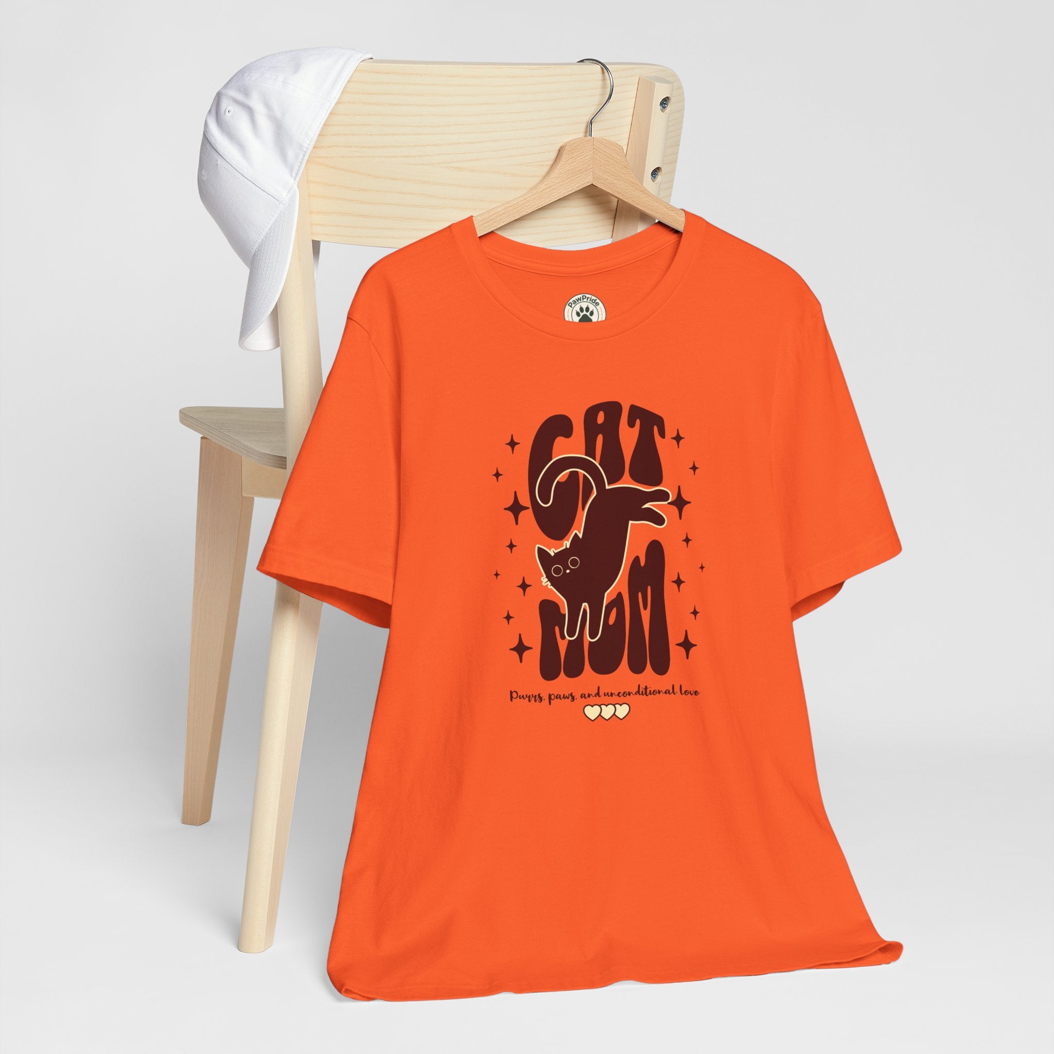 Cat Mom Retro Graphic Tee — "Cat Mom" Vintage Cat Lover T‑Shirt