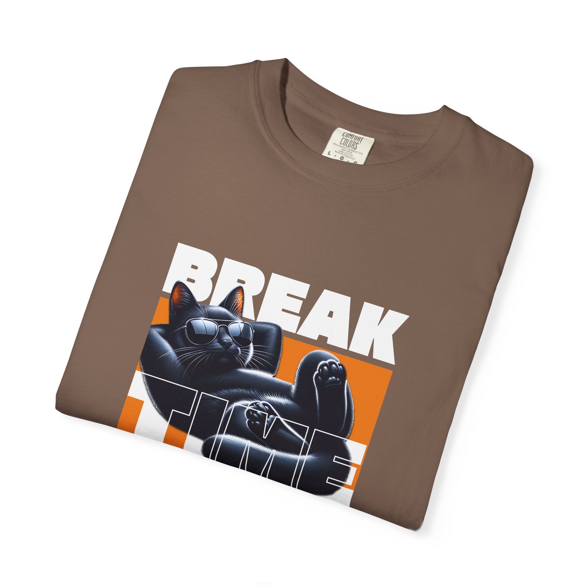 Break — Black Cat Retro Graphic T-Shirt